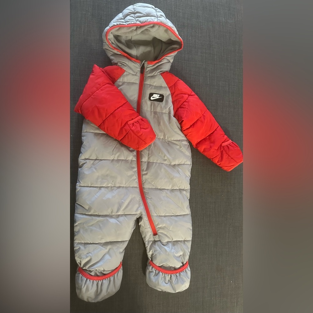 Nike onesie puffer